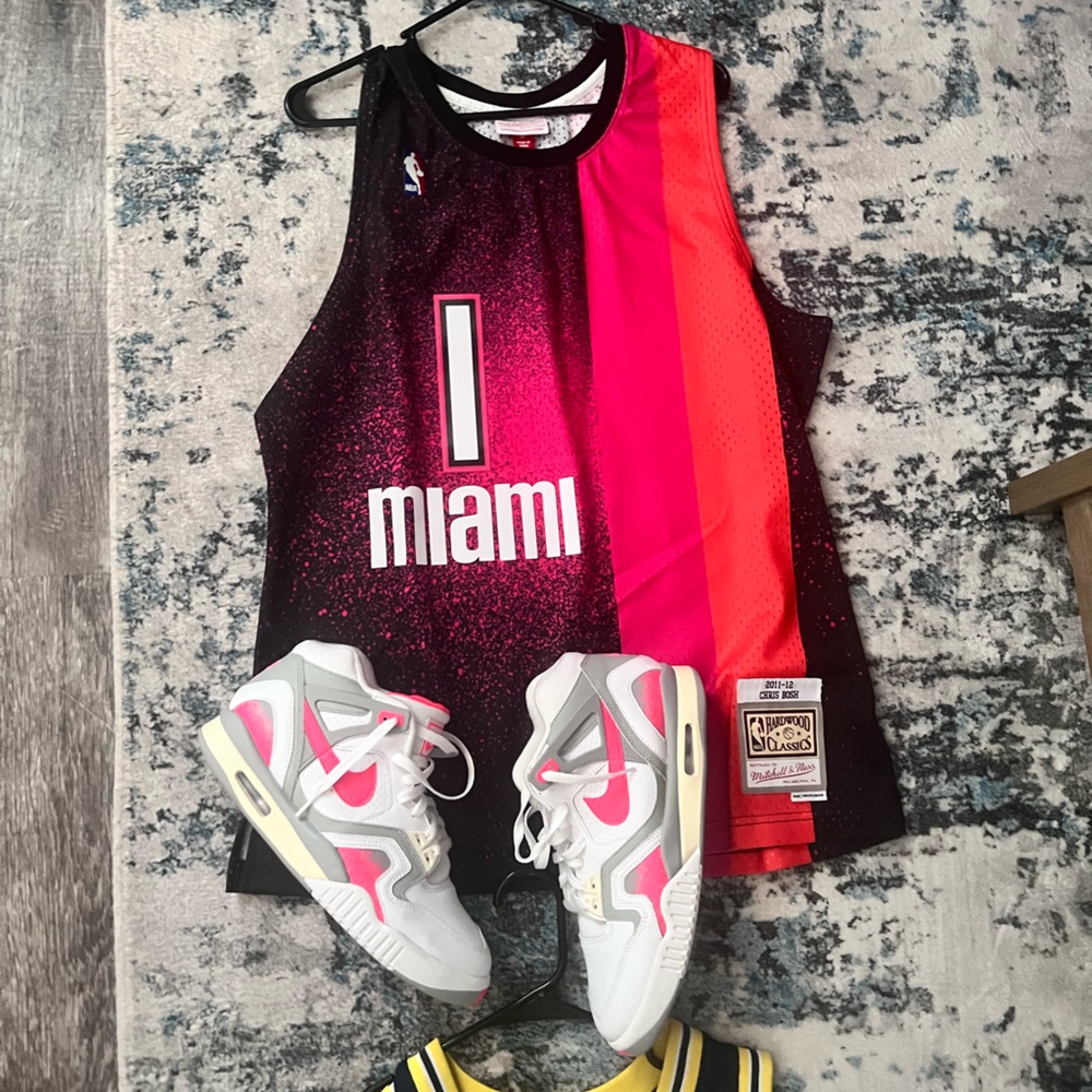 Miami Heat Throwback Chris Bosh Gradient Basketball Jerse Men’s Large